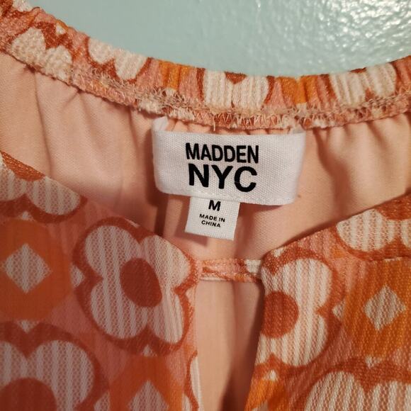 Madden NYC Bohmian Cropped Floral Keyhole Top with Long Sleeves Size Medium - Picture 10 of 12